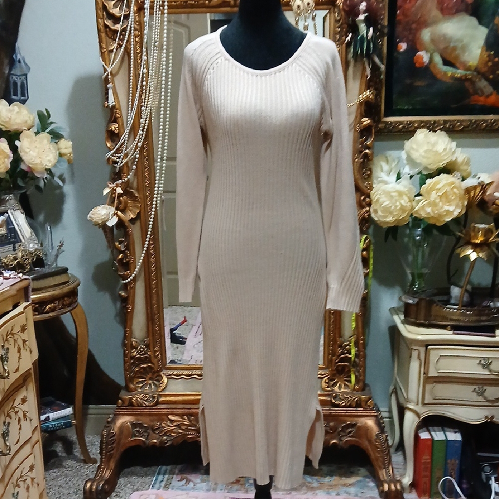 Cream Ribbed Knit Maxi Sweater Dress Long Sleeve Comfy Chic Size Medium Romantic